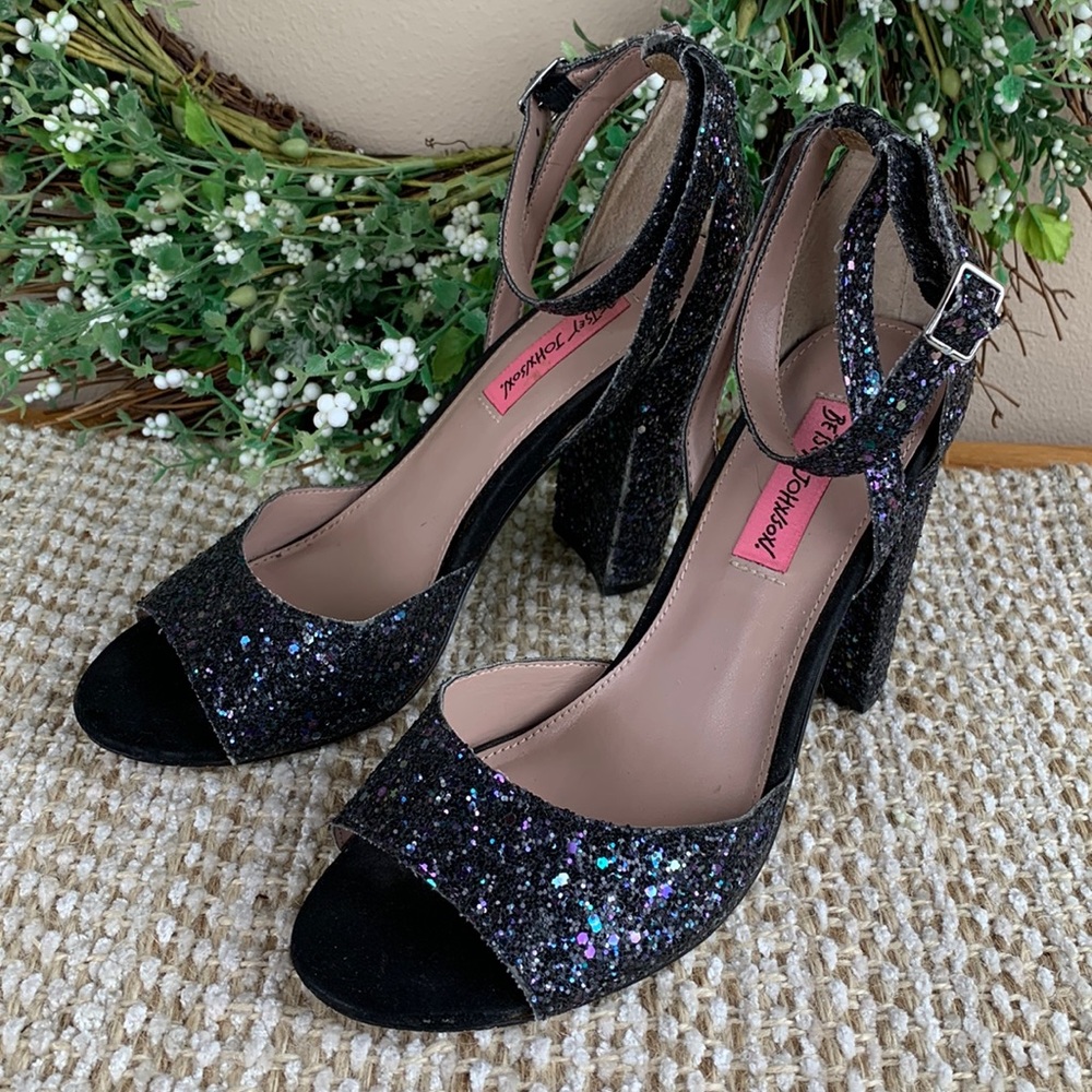 Betsey Johnson Women’s Glissten High Heels Size 8